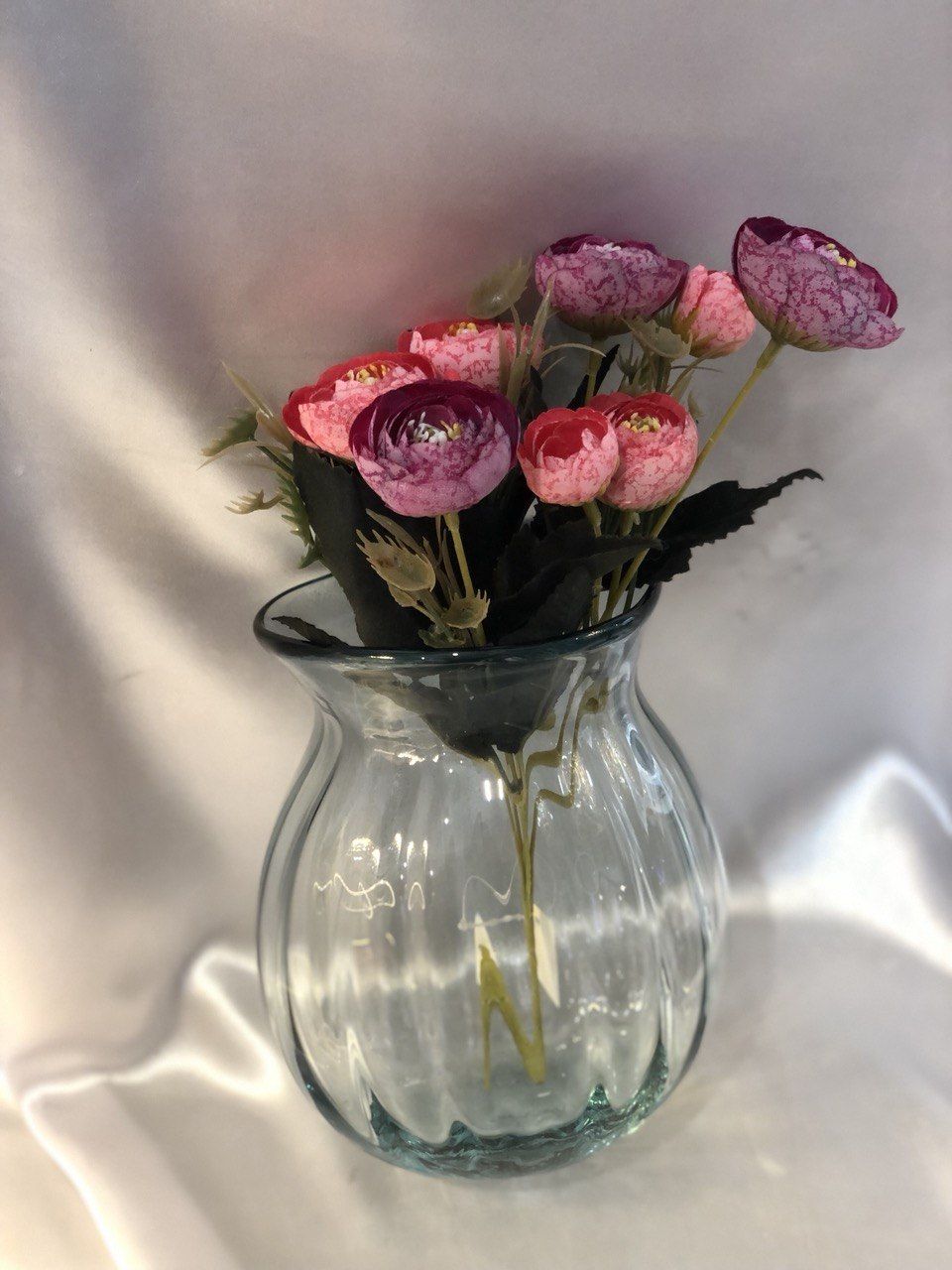 گلدان شیشه ای دفرمه دستساز دیواری